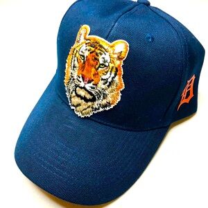 Detroit Tigers Navy Blue Cap with Tiger and Detroit D